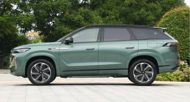 Mẫu SUV đi xa nhất thế giới chốt giá quy đổi hơn 600 triệu đồng: Ngang ngửa Santa Fe, sáng cửa về VN - Ảnh 1