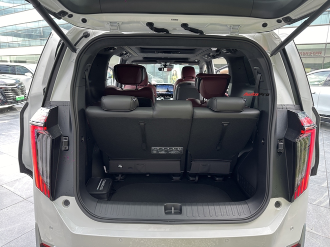 GAC M8 đầu tiên lộ diện tại Việt Nam: Mở bán cuối tháng 7 này, nội thất sang trọng vượt Carnival - Ảnh 11