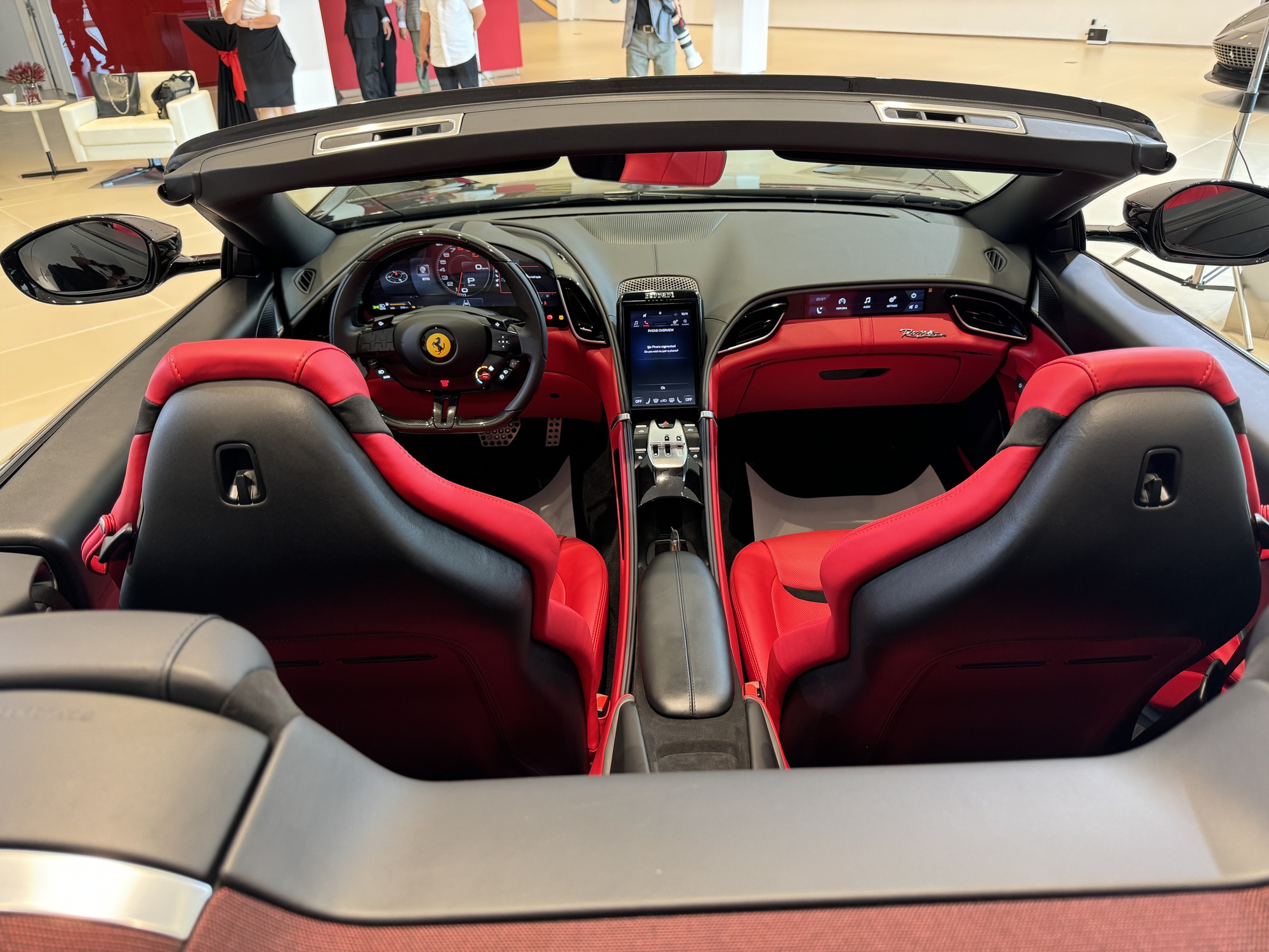 Siêu xe chục tỉ liên tục đổ bộ vào Việt Nam - Ảnh 3