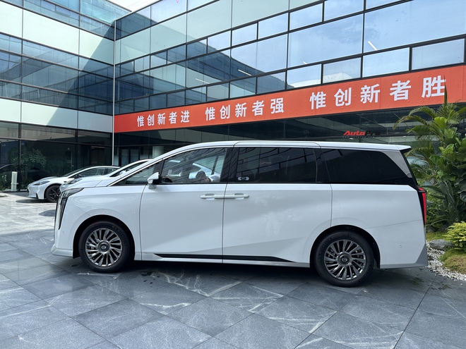 GAC M8 đầu tiên lộ diện tại Việt Nam: Mở bán cuối tháng 7 này, nội thất sang trọng vượt Carnival - Ảnh 6