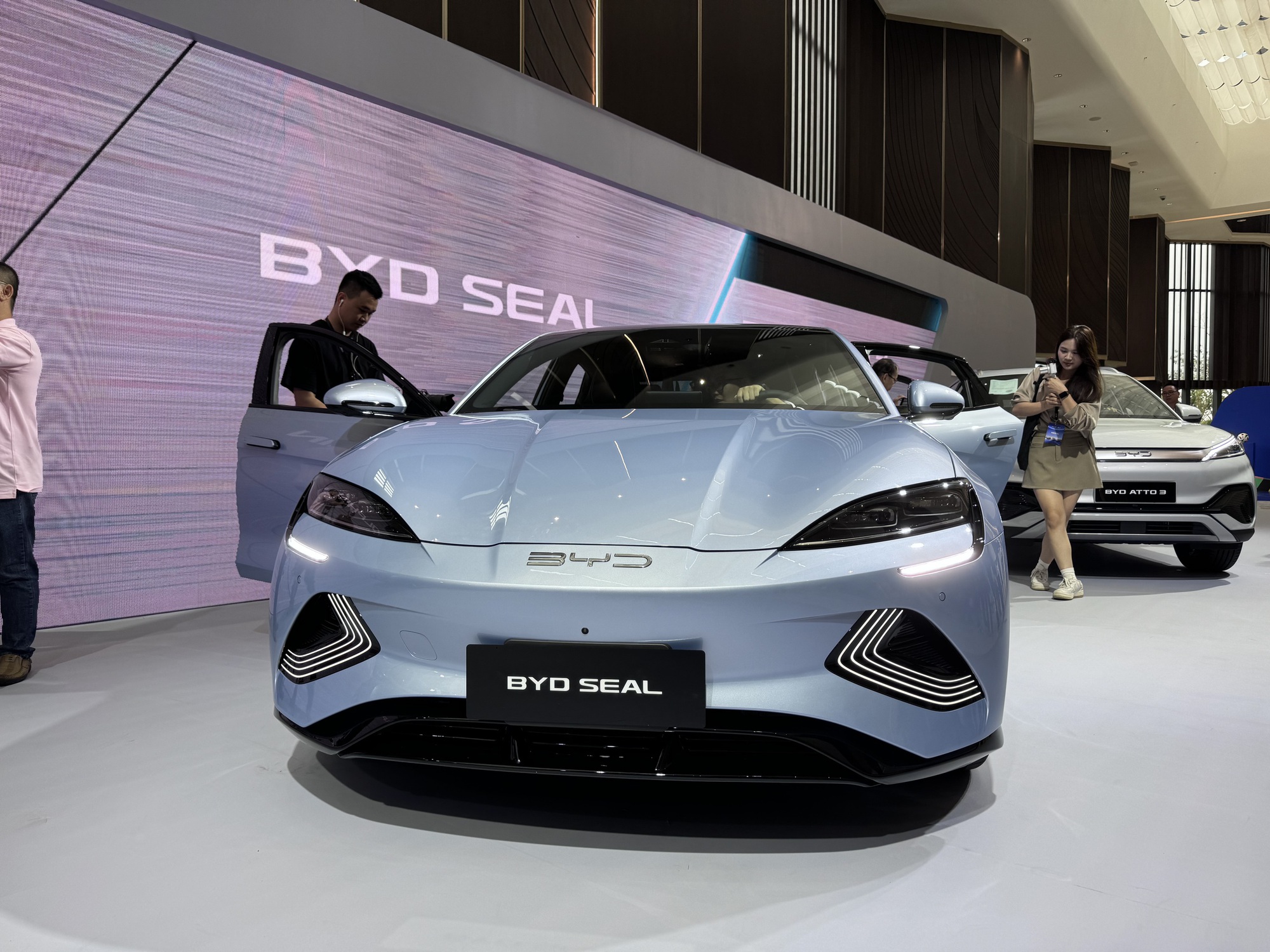 Vì sao nhiều khách Việt ngại mua xe điện Trung Quốc? - Ảnh 1