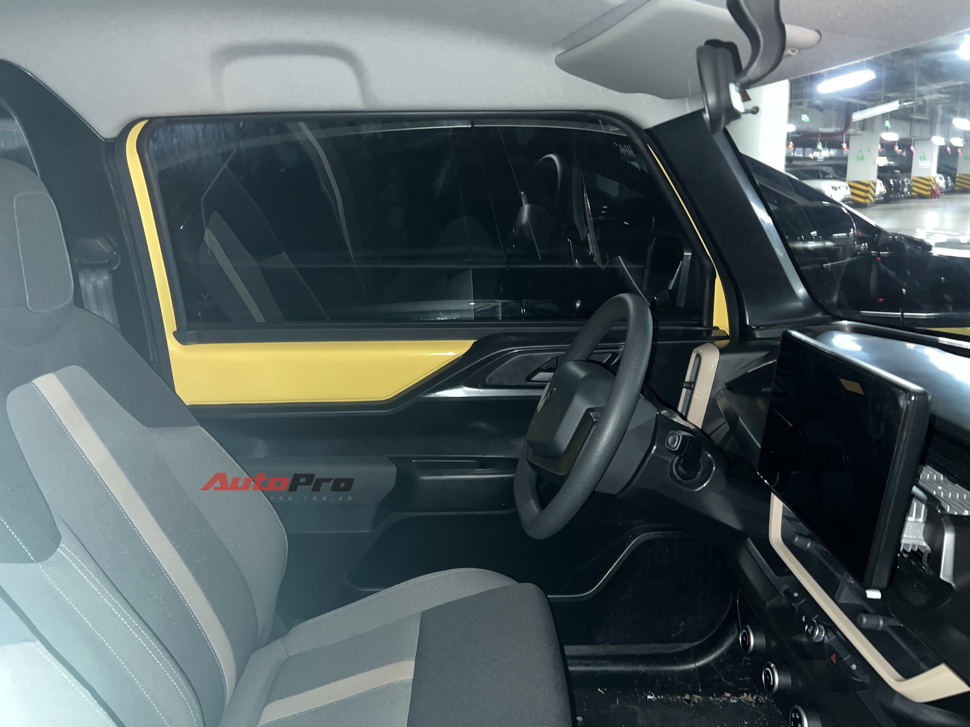 VinFast VF 3 đã lăn bánh trên đường: Cao ngang VF 8, thêm điểm mới so với bản thử nghiệm trước đây - Ảnh 13