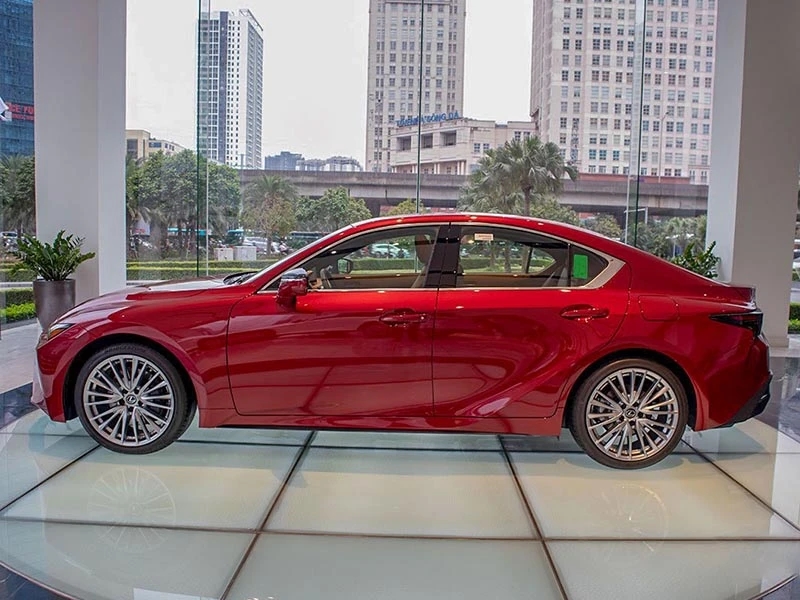 Lexus IS rút khỏi Việt Nam sau chưa đầy 4 năm ra mắt bản mới, nhường đất diễn cho C-Class, 3-Series - Ảnh 6