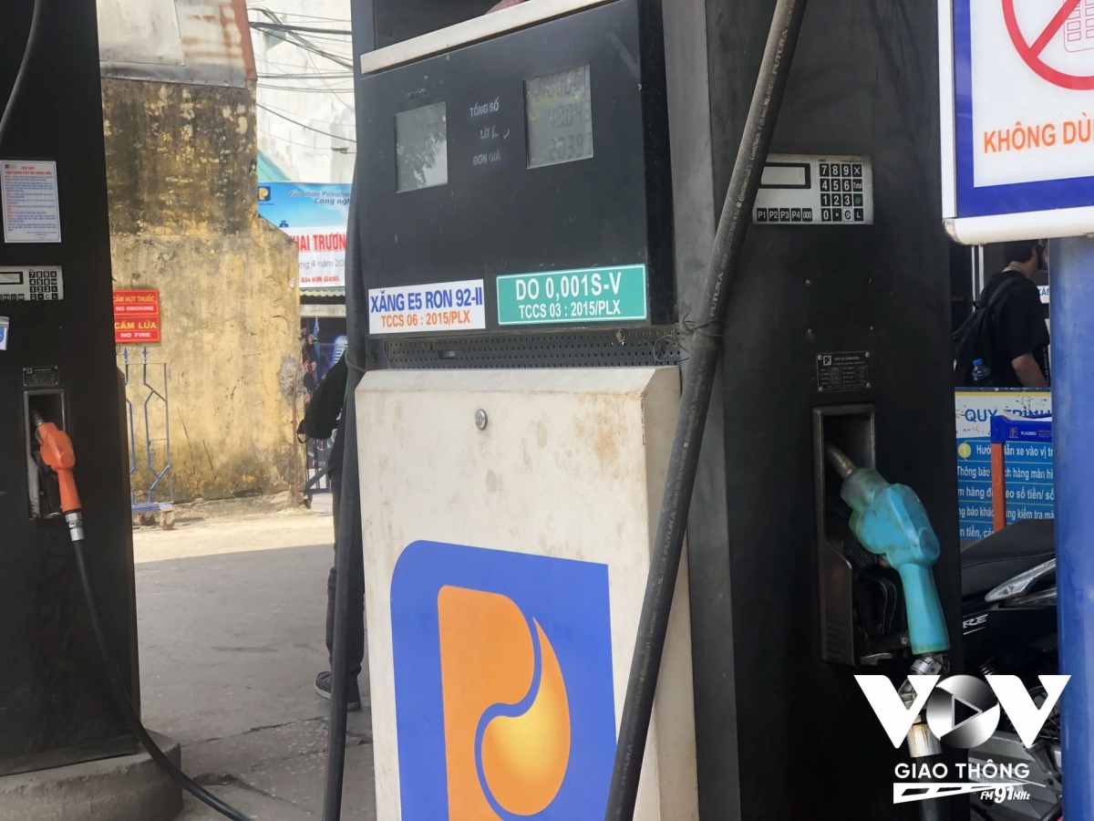 Khó tiếp cận nhiên liệu đạt chuẩn, xe hỏng ai chịu? - Ảnh 1