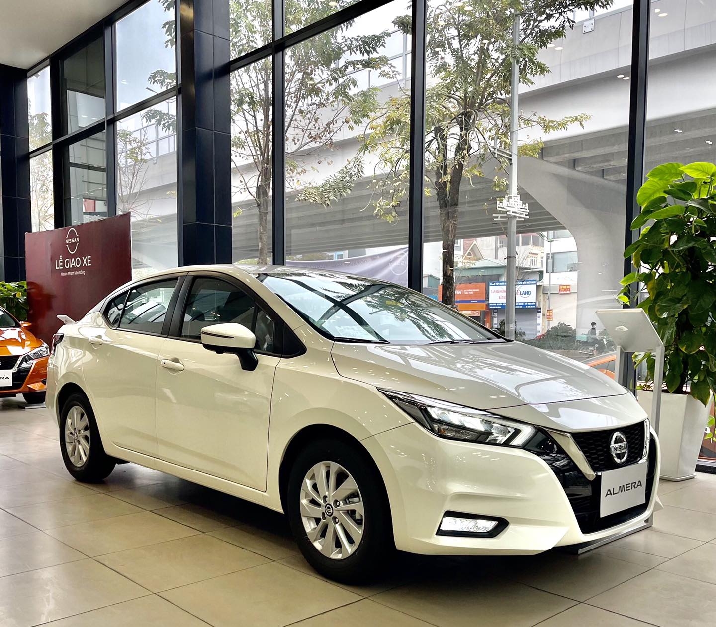 Nissan hé lộ loạt xe mới: Xuất hiện mẫu SUV cỡ nhỏ bí ẩn, kích cỡ tương đương Kicks, khả năng cao chạy thuần điện - Ảnh 1