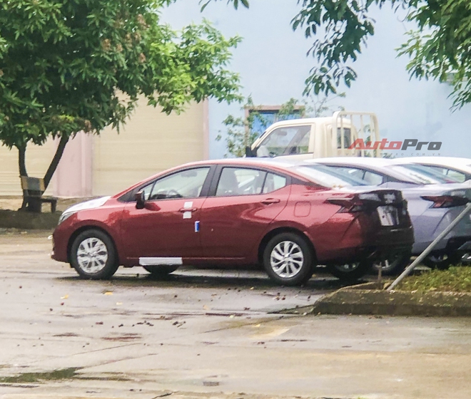 Nissan Almera giảm 77-116 triệu tại đại lý: Sản xuất 2023, mức giảm tùy màu sắc, giá rẻ ngang Hyundai Grand i10 - Ảnh 13