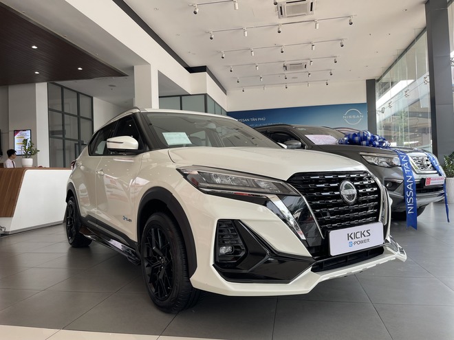 Loạt xe giảm giá trên dưới 200 triệu đồng tại Việt Nam: Phần lớn là SUV, nhiều phân khúc, có cả xe sang và phổ thông - Ảnh 1