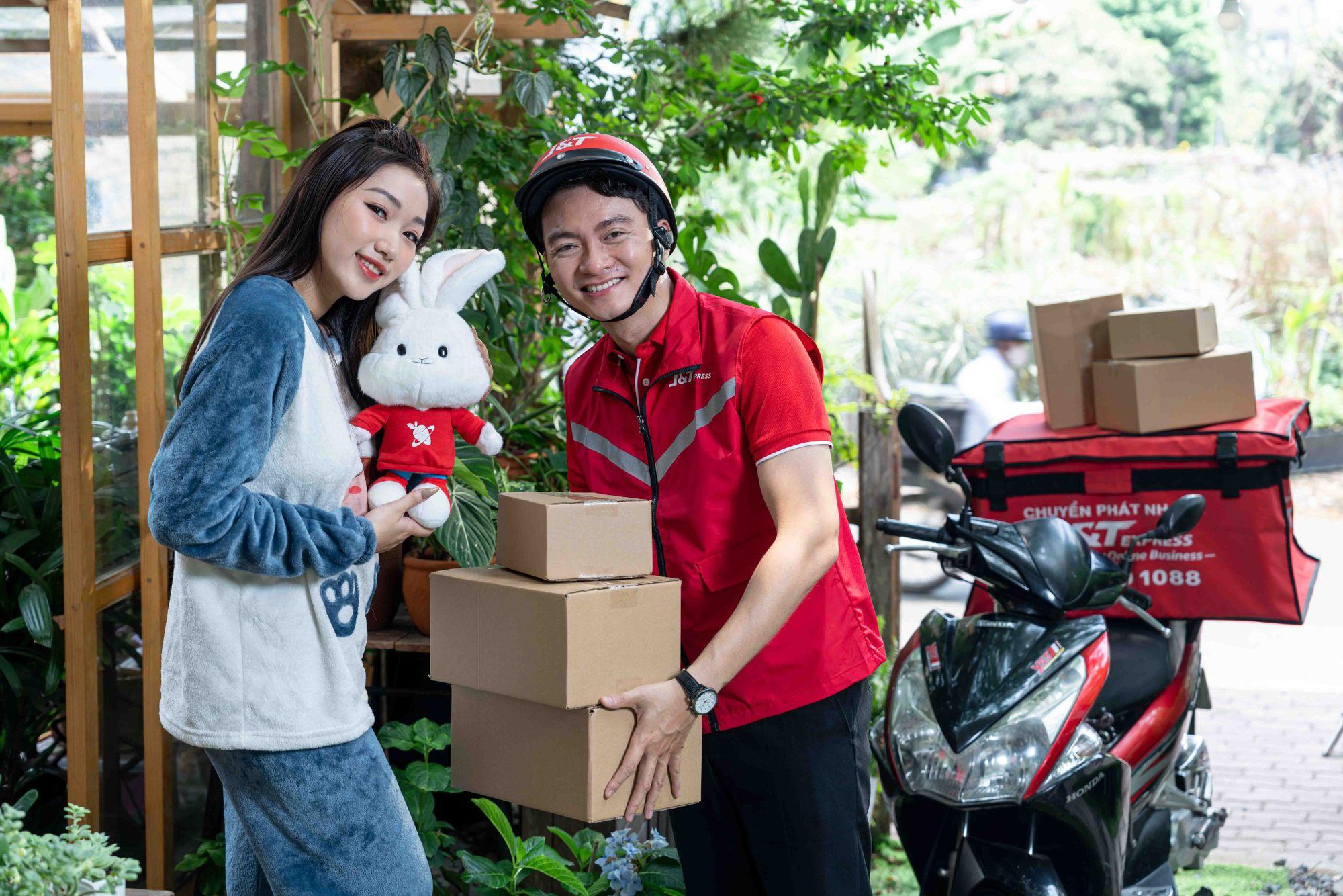 J&T Express gia tăng quyền lợi cho khách hàng mừng sinh nhật 6 năm - Ảnh 1