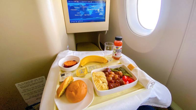 Sốc: Chỉ hơn 3 triệu/vé khứ hồi hạng thương gia bay Hà Nội - TP.HCM, dân tình đổ xô săn lùng nhưng hết quá nhanh - Ảnh 6