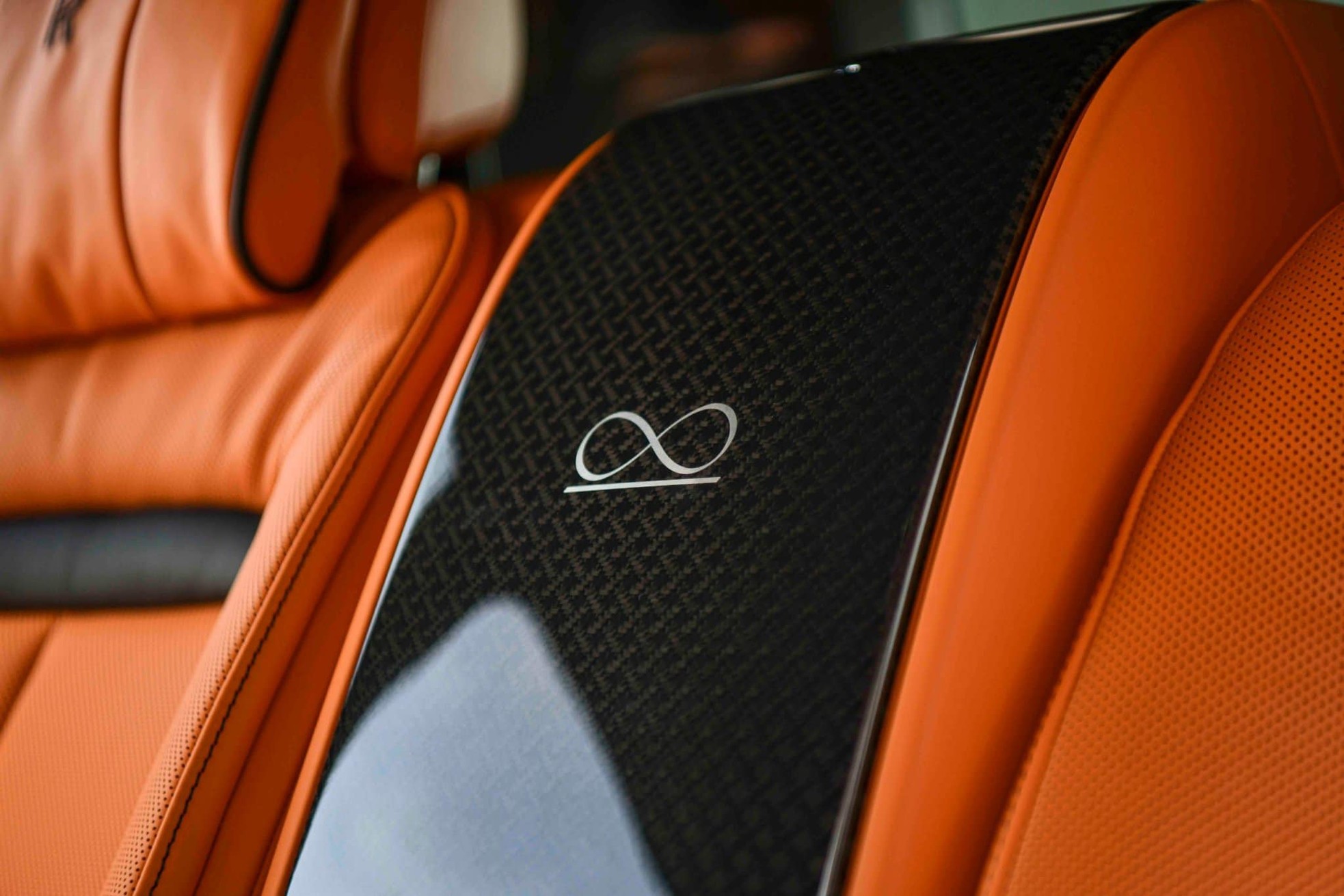 Cận cảnh Rolls-Royce Cullinan Black Badge 2024 vừa về Việt Nam - Ảnh 10