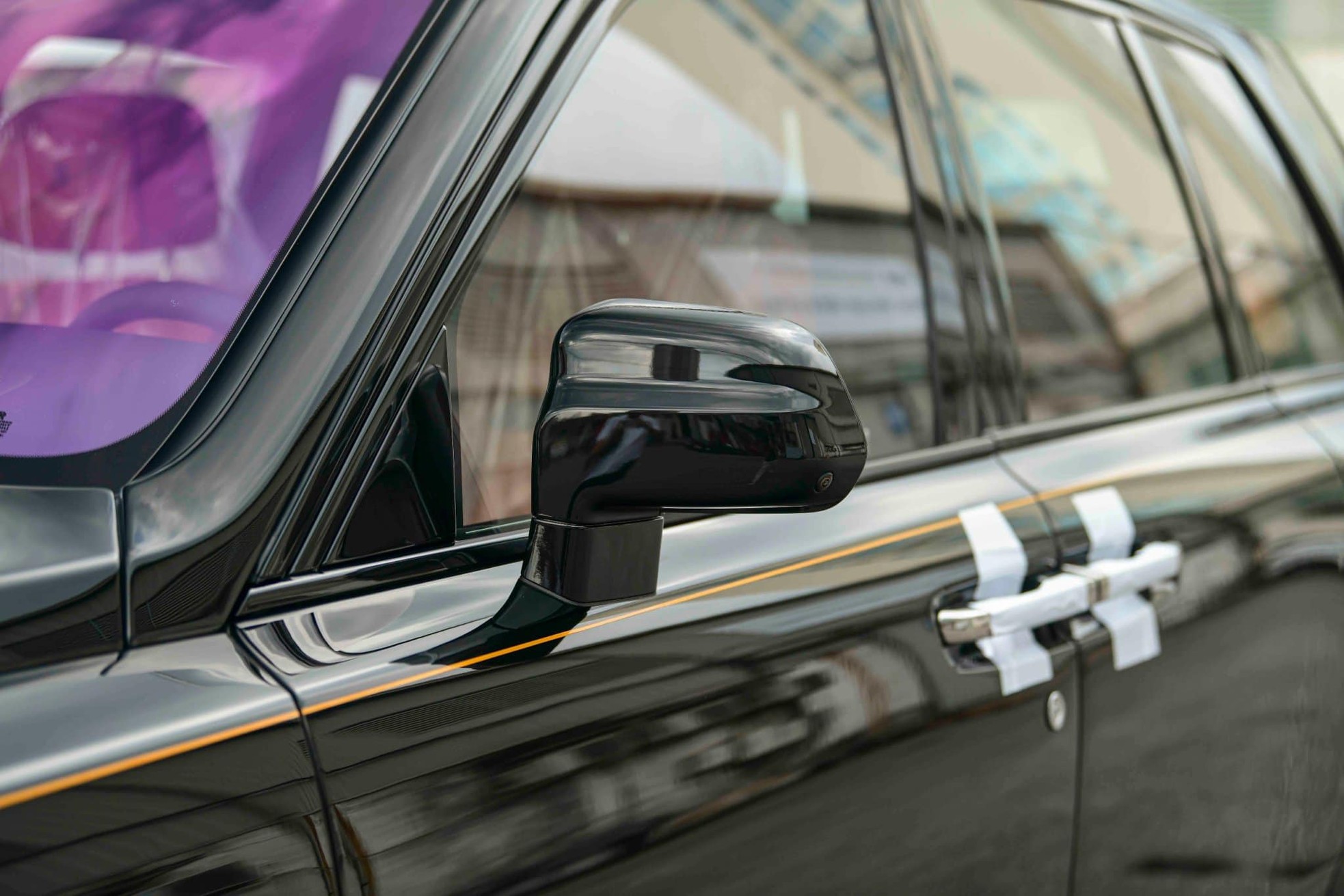 Cận cảnh Rolls-Royce Cullinan Black Badge 2024 vừa về Việt Nam - Ảnh 17