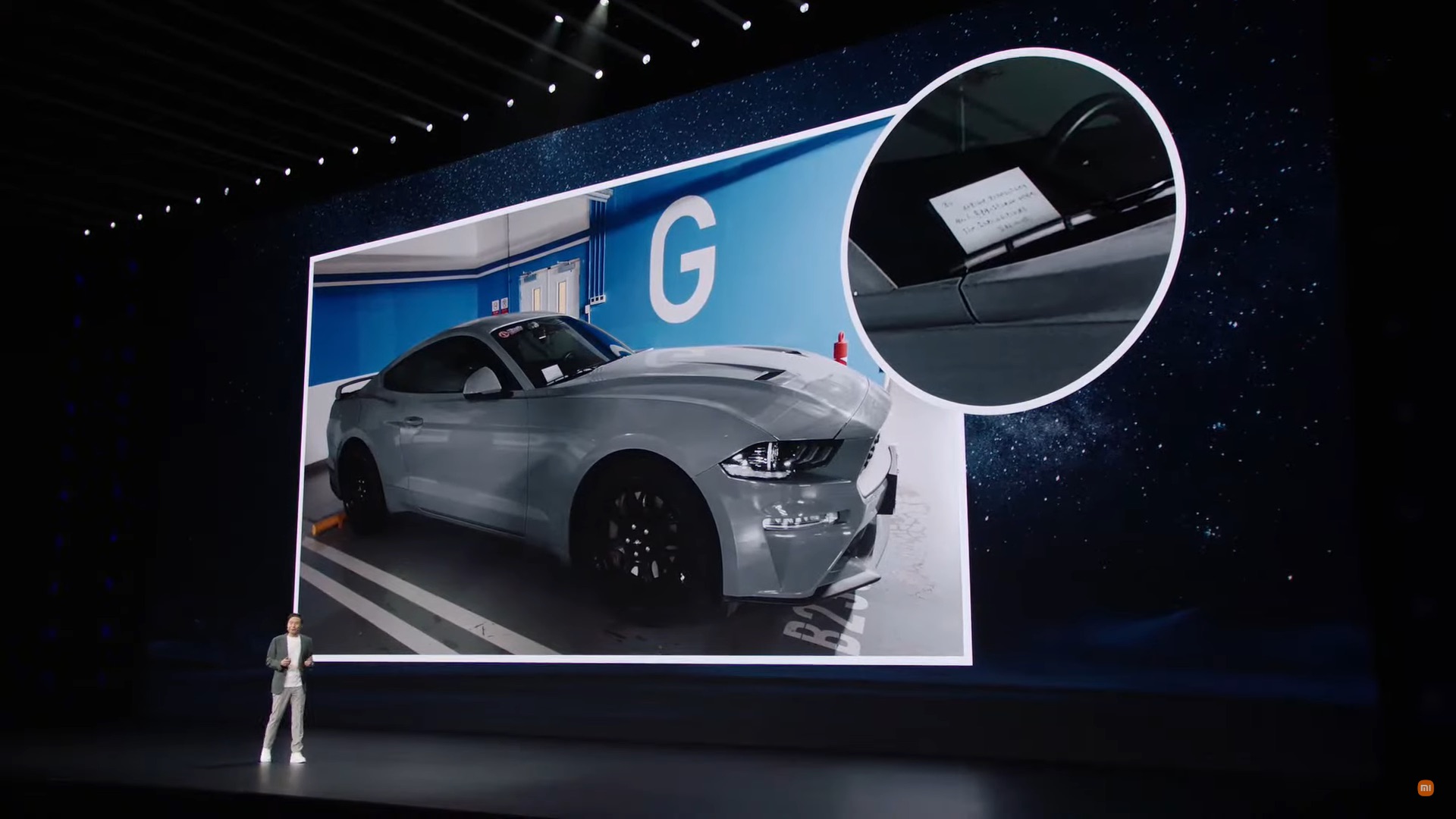 Muốn trải nghiệm nhiều loại xe, CEO Xiaomi Lôi Quân "ngụy trang" đến showroom để lái thử, mượn cả xe của nhân viên: Miệt mài ghi chép, xong việc không quên đổ xăng và rửa xe - Ảnh 2