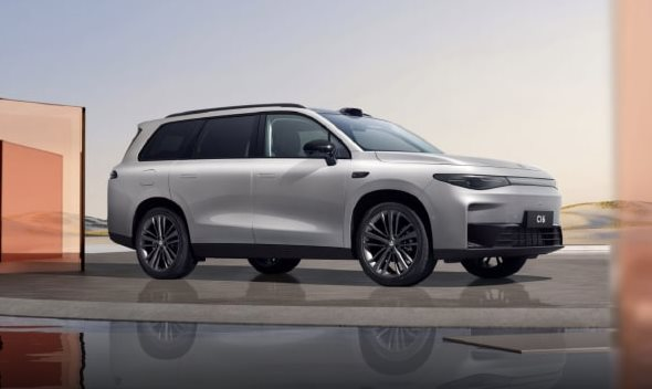 Mẫu xe đầy bình đi một mạch từ Hà Nội đến Quy Nhơn chính thức trình làng: Giá khởi điểm hơn 500 triệu đồng, tiêu thụ xăng chỉ 5,4L/100 km - Ảnh 2