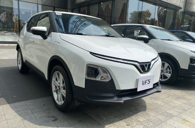 VinFast chính thức mang đến Indonesia mẫu xe điện cỡ nhỏ tay lái nghịch, giá quy đổi 483 triệu đồng - Ảnh 1