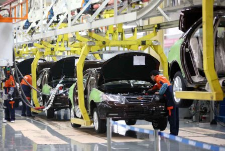 Bộ Tài chính đề xuất cân nhắc không giảm 50% phí trước bạ với ô tô lắp ráp trong nước - Ảnh 2