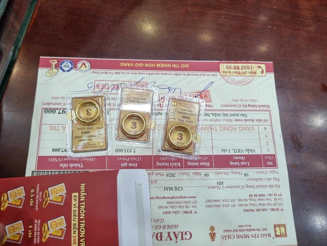 Giá vàng nhẫn quay đầu tăng, vì sao người mua vẫn lỗ? - Ảnh 1