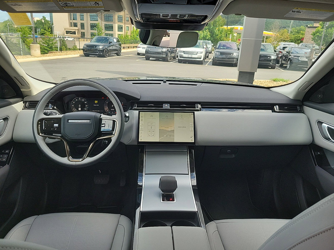 Đại lý mở cọc Range Rover Velar 2024: 2 phiên bản, giá từ 4,3 tỷ, xe về cuối năm, đã có 10 khách đặt - Ảnh 3