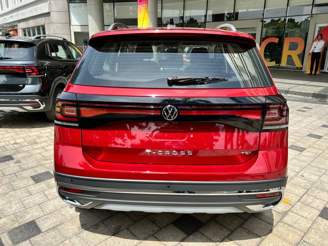 Loạt xe giảm giá trên dưới 200 triệu đồng tại Việt Nam: Phần lớn là SUV, nhiều phân khúc, có cả xe sang và phổ thông - Ảnh 8