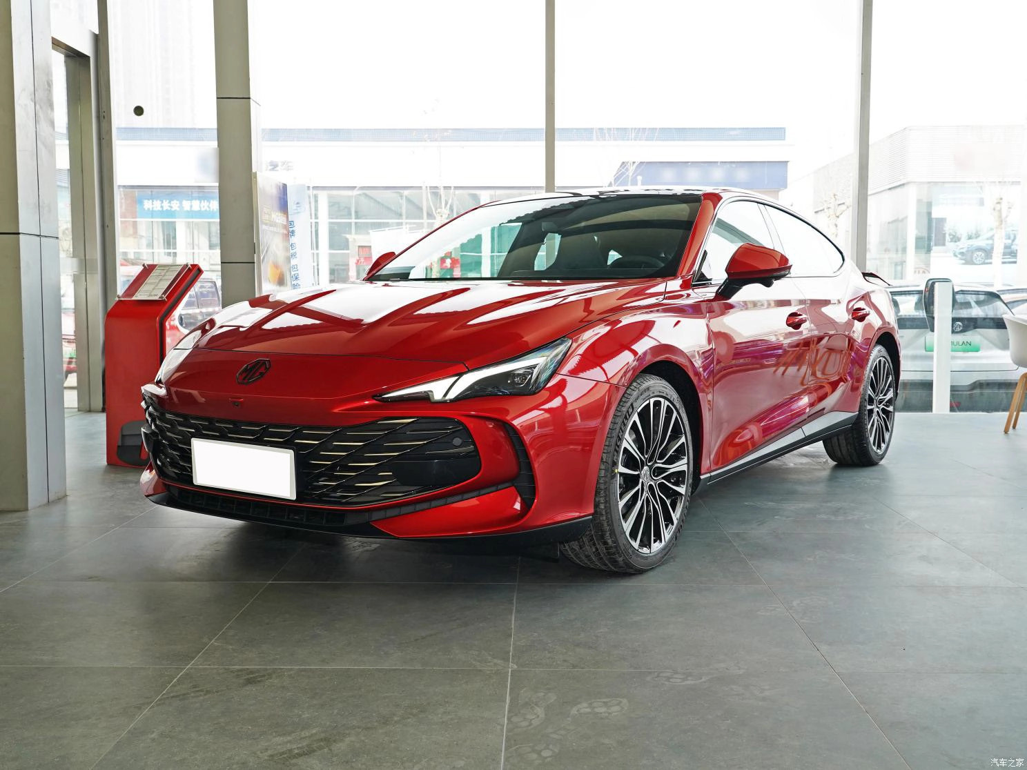 Đại lý báo MG7 đã về Việt Nam, ra mắt tháng sau với giá sốc ‘hơn 700 triệu’ - Ảnh 1