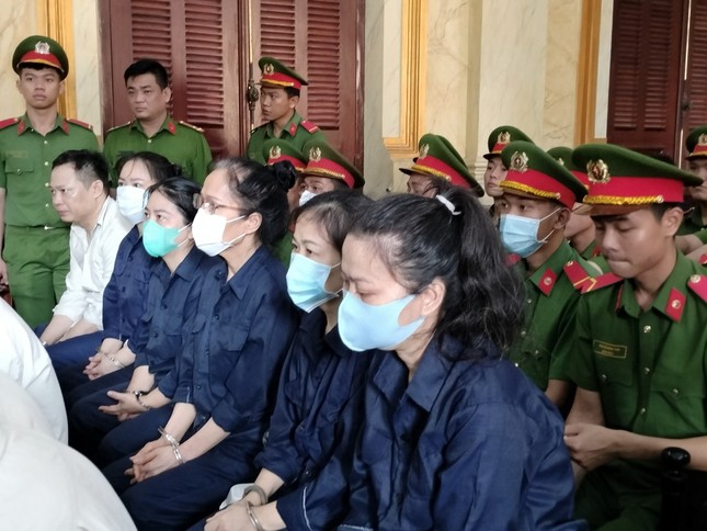 Chở 6 tấn vàng lậu qua biên giới bằng xa ba gác, hai nữ chủ mưu bị đề nghị 15-18 năm tù - Ảnh 2