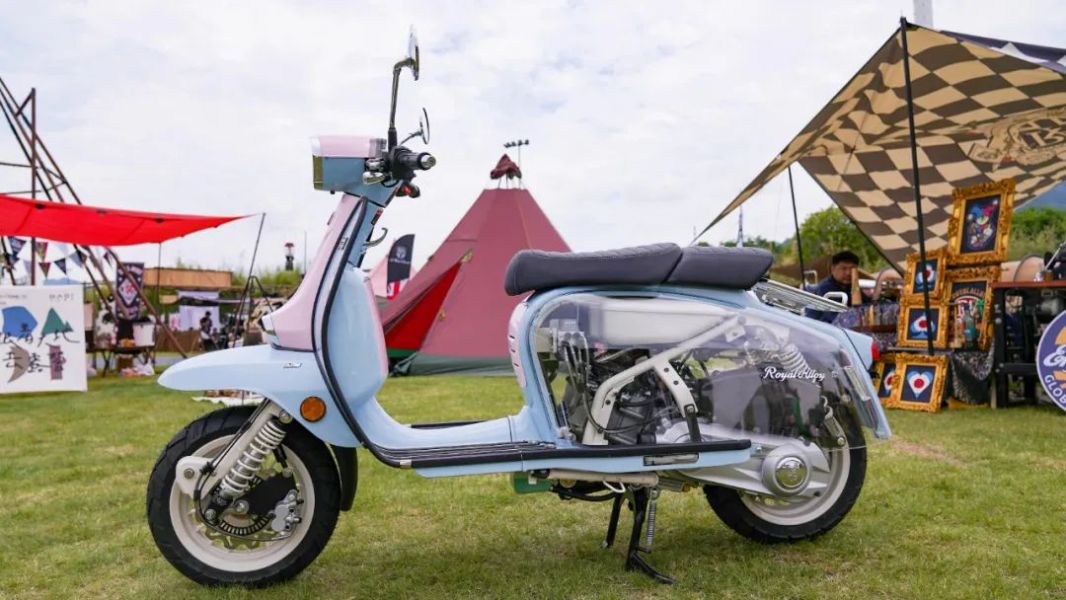 Xe ga 150cc mới đẹp hơn Vespa, vỏ trong suốt, ABS 2 kênh ngang ngửa Honda SH, giá bán thế nào? - Ảnh 3