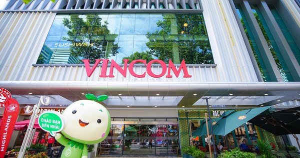 Vincom Retail liên tiếp nhận 2 giải thưởng danh giá, khẳng định vị thế dẫn đầu ngành bất động sản bán lẻ Việt Nam