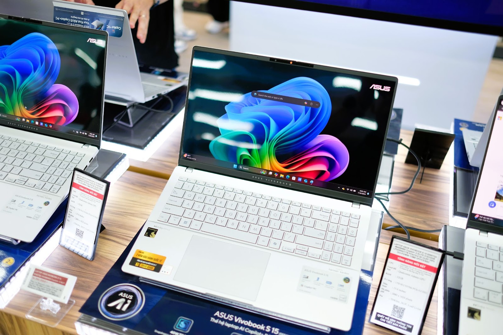 CEO Asus Việt Nam: 'Tôi đảm bảo mọi người dùng Việt Nam đều có thể dễ dàng tiếp cận với AI PC' - Ảnh 1