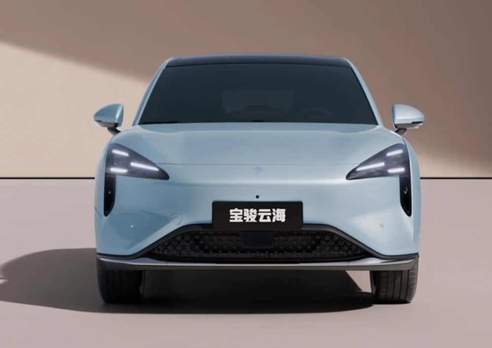 Anh em với xe điện mini sắp về Việt Nam lộ thông số: ngang cỡ Mazda CX-5, tiêu thụ nhiên liệu chưa đến 5 lít/100 km - Ảnh 1