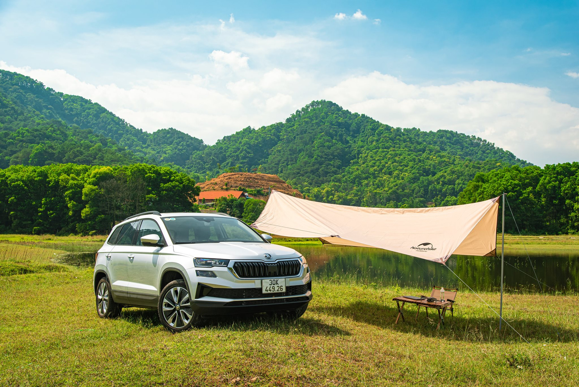 Skoda Karoq – SUV cỡ C nhập khẩu nguyên chiếc giá dưới 1 tỷ - Ảnh 1