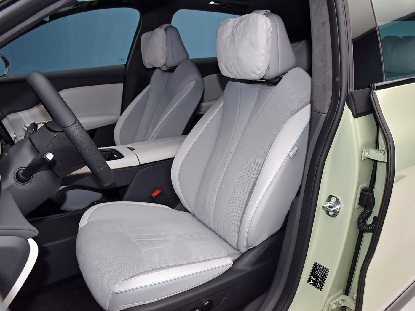 "Ông trùm" xe tải tại Việt Nam ra mắt SUV ngang cỡ Hyundai Santa Fe, đi Hà Nội - Quảng Ngãi chỉ trong một lần sạc - Ảnh 5