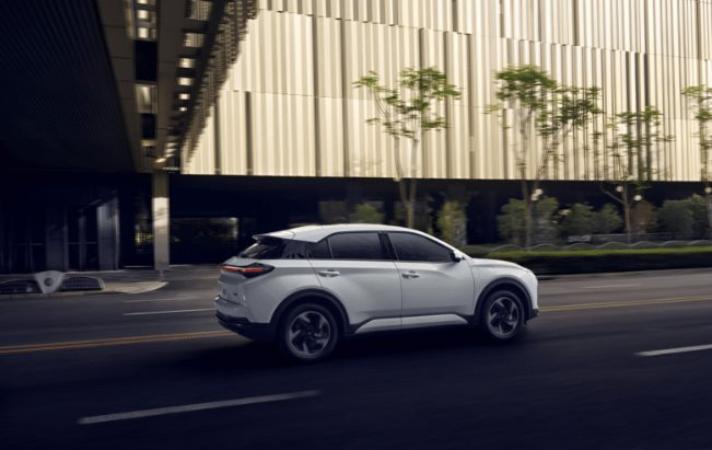 SUV ngang cỡ Mazda CX-5 giá chỉ hơn 300 triệu đồng, 1 lần sạc đi hơn 400 km - Ảnh 3