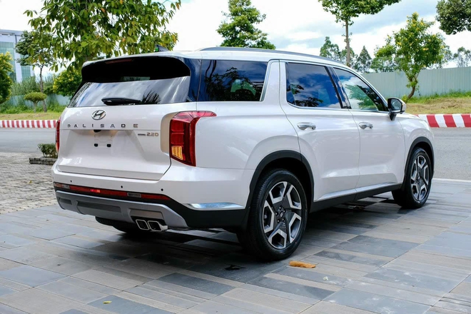 Hyundai Palisade giảm giá tới 150 triệu tại đại lý: Sales báo 'xả lỗ', bản rẻ nhất còn 1,345 tỷ đồng, rẻ hơn niêm yết Fortuner, 'giẫm chân' Santa Fe - Ảnh 6