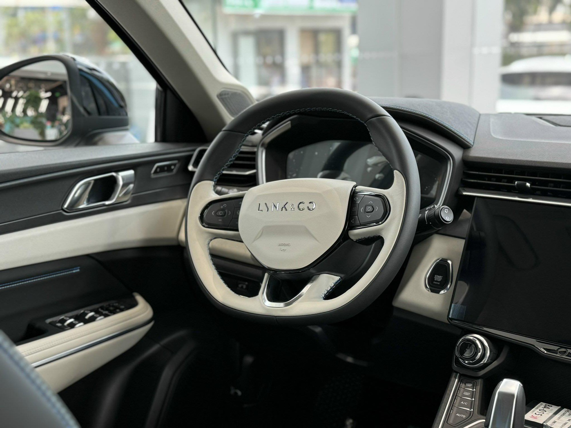 Lynk & Co 01 bản 'full option' giá 1,1 tỷ về đại lý: Thêm nhiều công nghệ an toàn đấu CX-5, CR-V - Ảnh 14