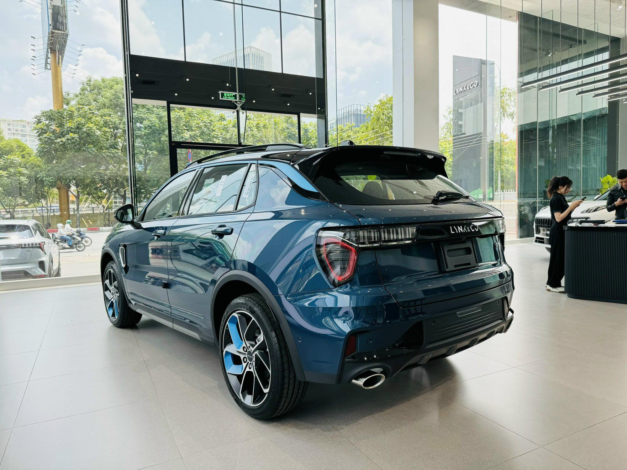 Lynk & Co 01 bản 'full option' giá 1,1 tỷ về đại lý: Thêm nhiều công nghệ an toàn đấu CX-5, CR-V - Ảnh 2