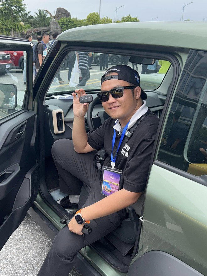 Muôn màu chuyện chủ xe VinFast VF 3: Người mua 5 xe cùng lúc, người dành tặng mẹ, người bay từ TP HCM ra Hà Nội nhận xe - Ảnh 5