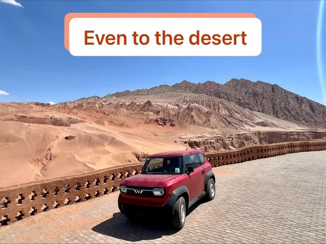 VinFast VF 3 bất ngờ chạy thử ở sa mạc: Dòng chữ phản chiếu trên kính hé lộ địa điểm? - Ảnh 3