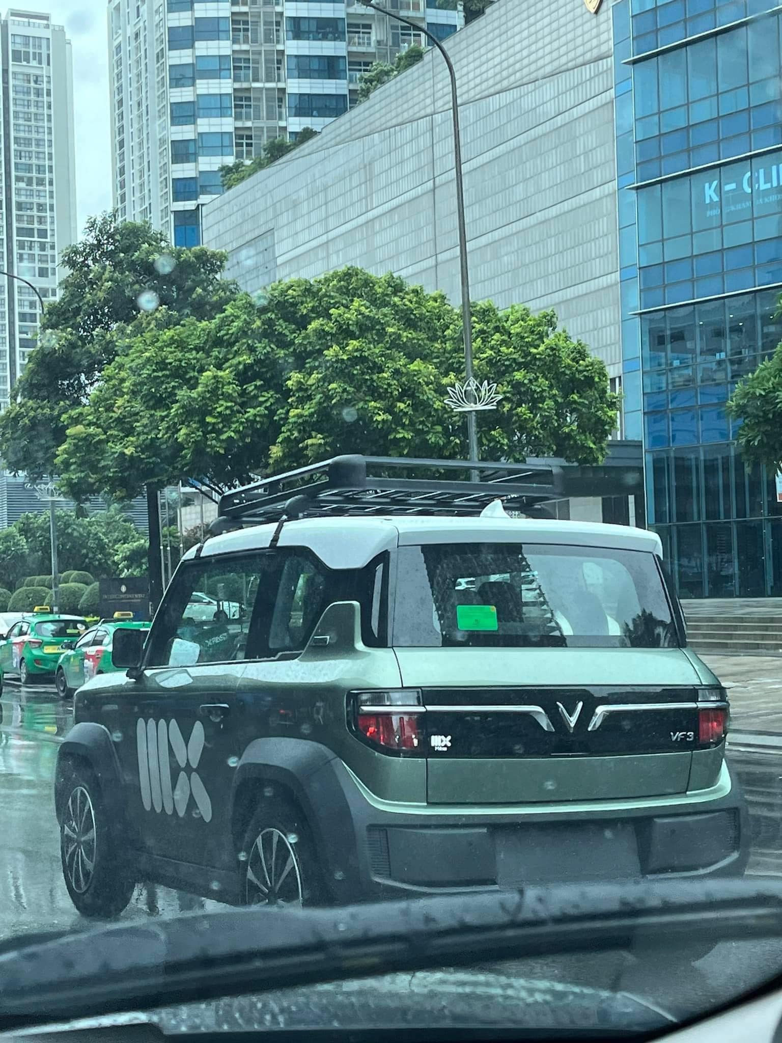 Nửa tháng sau bàn giao, nhiều chiếc VinFast VF 3 trở nên khác lạ: Khi các 'pháp sư' độ xe Việt ra tay - Ảnh 1