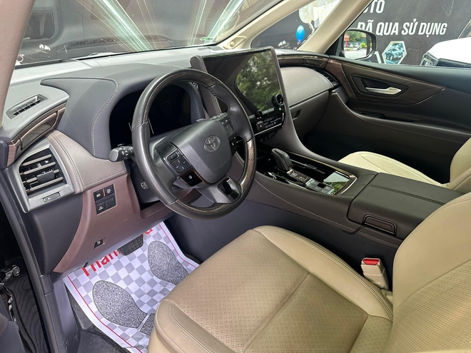 Rao Toyota Alphard chạy 20.000km giá gần 5 tỷ đắt hơn niêm yết mới, người bán cho biết: ‘Đây là chiếc duy nhất thị trường’ - Ảnh 4