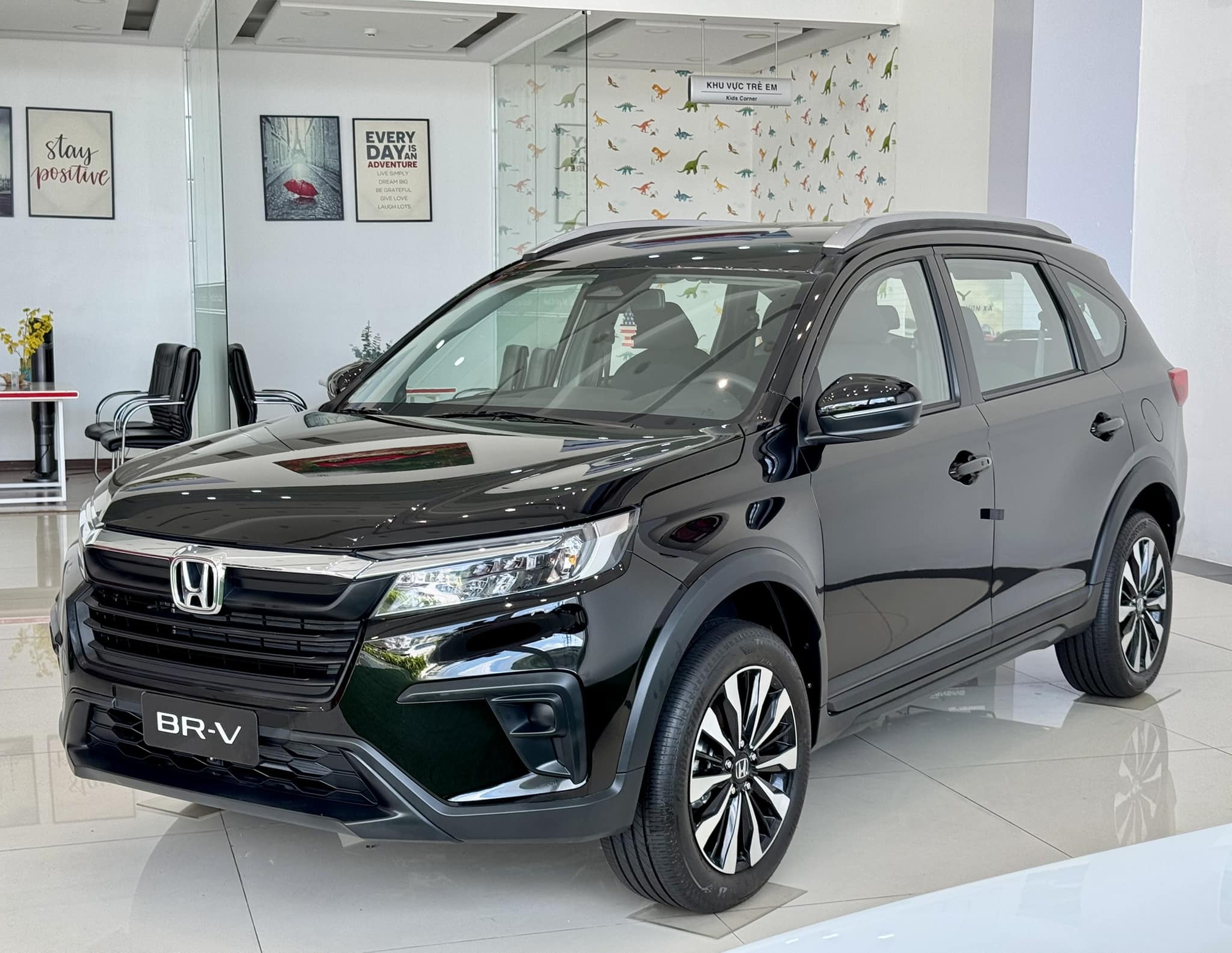 Honda BR-V giảm giá tại đại lý: Bản ‘base’ còn hơn 620 triệu, ngang Xpander bản đắt nhất - Ảnh 1