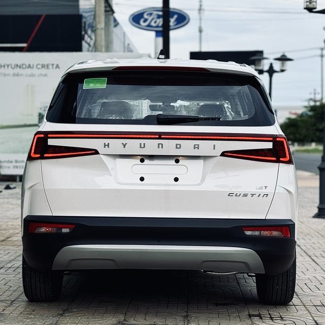 Hyundai Custin xả kho, giảm giá 85 triệu tại đại lý: Bản tầm trung còn 830 triệu đồng, tiệm cận Innova Cross tiêu chuẩn - Ảnh 5