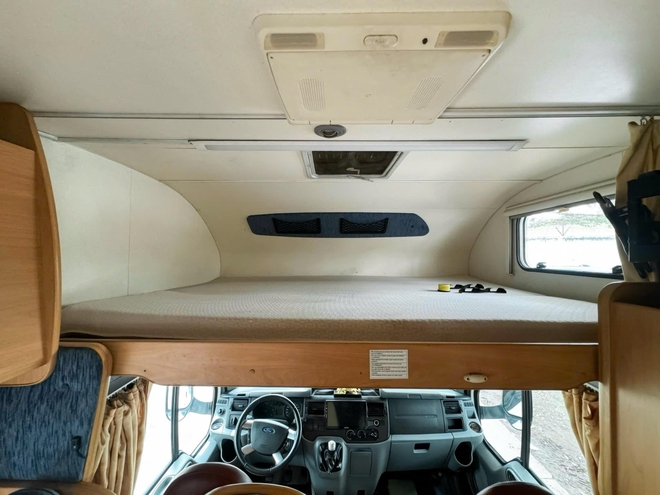 Ford Transit hàng độc bán lại giá hơn 1 tỷ đồng sau 17 năm: Đã độ motorhome 3 giường ngủ, tiện nghi như căn hộ mini - Ảnh 5