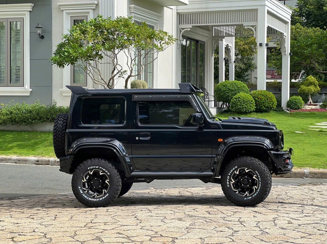 Suzuki Jimny mới lăn bánh 500km rao bán 1,4 tỷ đồng: Đắt gấp rưỡi xe mới, người bán cho biết riêng tiền độ hết 500 triệu - Ảnh 4