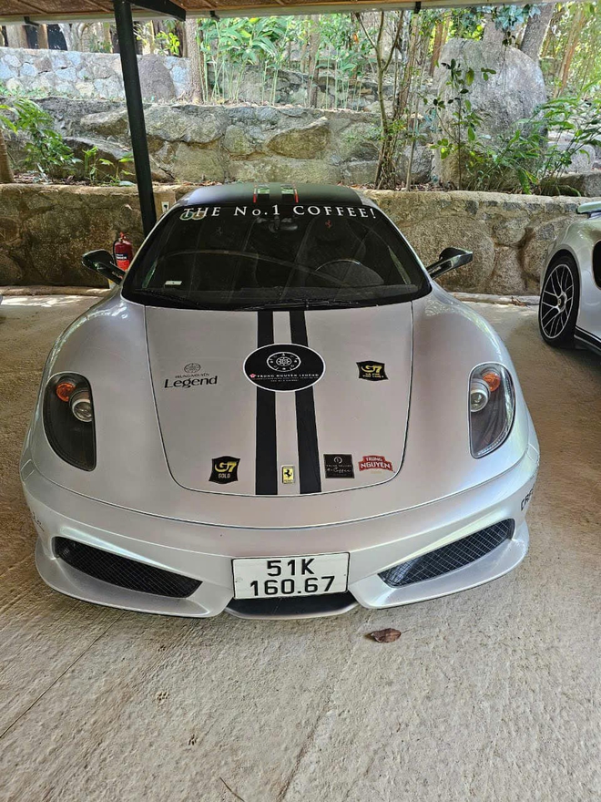 Loạt Ferrari của ông Đặng Lê Nguyên Vũ lộ ảnh lên tem chuẩn bị tham gia Gumball 3000, CĐM nhận xét: 'Vẫn thiếu nhiều siêu phẩm' - Ảnh 4