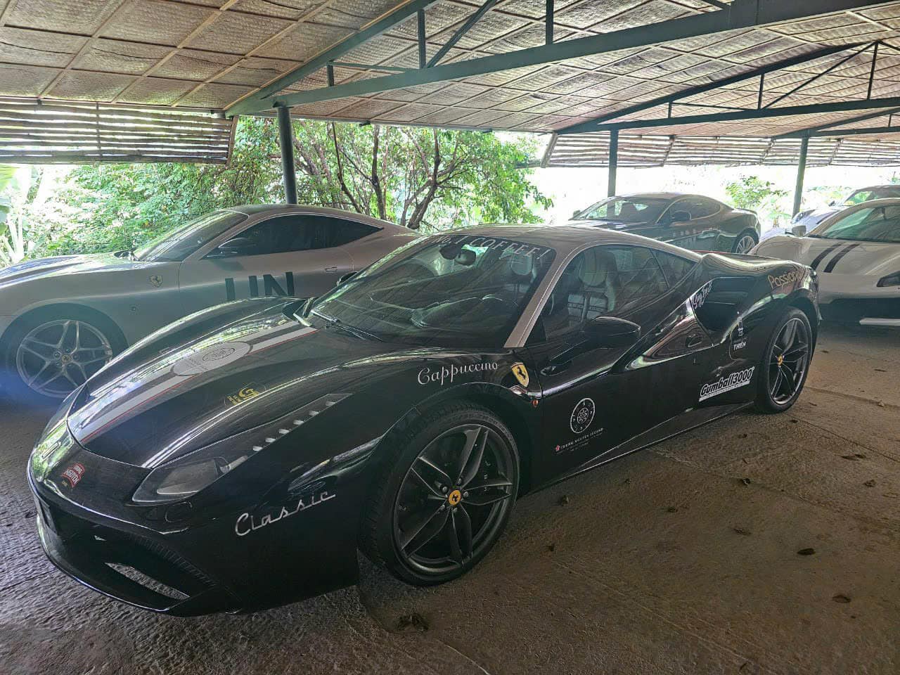 Loạt Ferrari của ông Đặng Lê Nguyên Vũ lộ ảnh lên tem chuẩn bị tham gia Gumball 3000, CĐM nhận xét: 'Vẫn thiếu nhiều siêu phẩm' - Ảnh 9