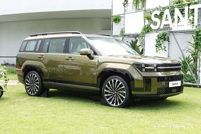Loạt xe mới đã lộ diện tại Việt Nam, chỉ chờ ra mắt: Đa dạng phân khúc, mẫu mã, Santa Fe, Carnival 2024 dễ thành hàng 'hot' - Ảnh 11
