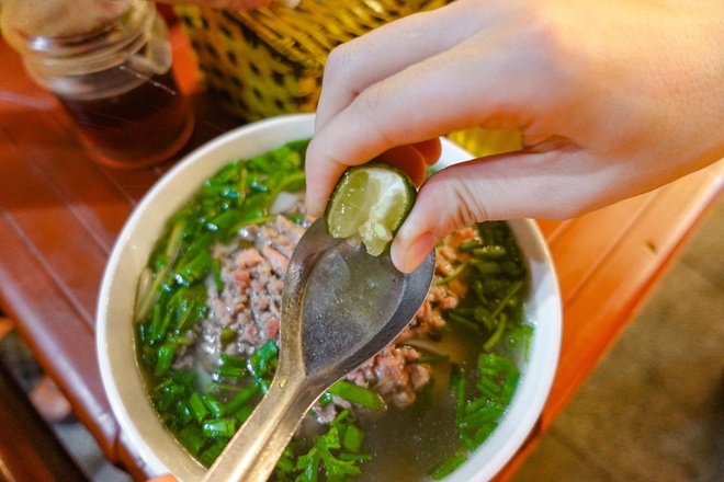 Hàng phở Nam Định bán 600 bát/ngày: Nhà 4 đời làm nghề, tồn tại ở Hà Nội nhưng vẫn giữ nét phở Cồ - Ảnh 12