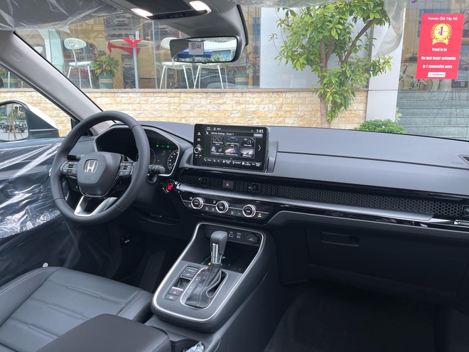 Honda CR-V giảm giá đến 100 triệu tại đại lý: Bản ‘base’ còn từ 1 tỷ đồng, vẫn đắt hơn CX-5 bản cao cấp nhất - Ảnh 3