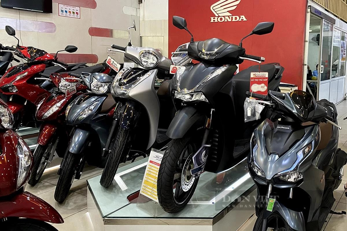Giá xe máy đồng loạt lao dốc: Honda Vision còn 29,9 triệu đồng, Honda SH, Lead, Yamaha Janus… cùng dưới giá đề xuất, có xe tặng kèm smartphone - Ảnh 1