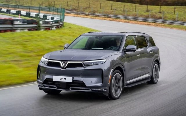 VinFast bắt tay cùng FGF tăng ưu đãi 'thu cũ đổi mới': Mức thu cũ gần 90% giá trị xe, dành riêng cho VF 8 và VF 9 - Ảnh 1