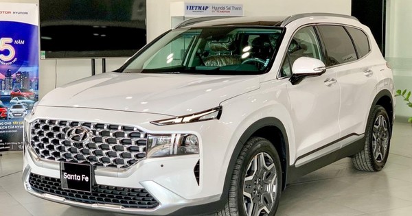 Đại lý xả kho để đón bản mới, khách mua Hyundai SantaFe tiết kiệm thêm gần 60 triệu đồng